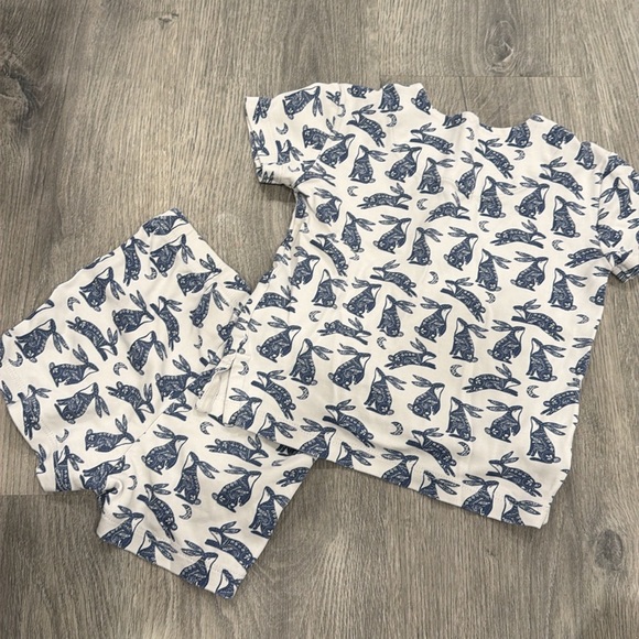 Roller Rabbit PJs - Picture 2 of 3